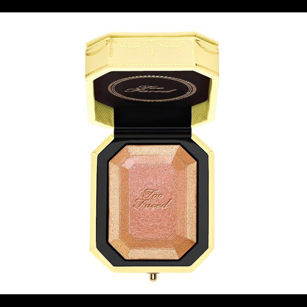 NEW Too Faced Diamond Light Highlighter!
